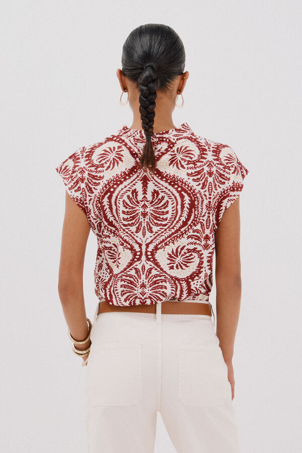 Cortefiel Printed t-shirt with gathered V neckline Printed red