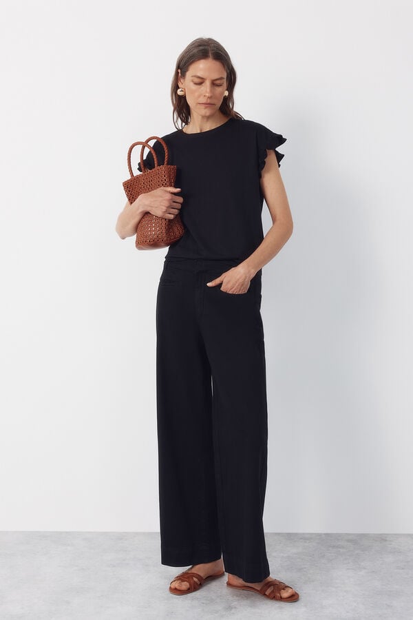 Cortefiel Essential ruffle t-shirt Black