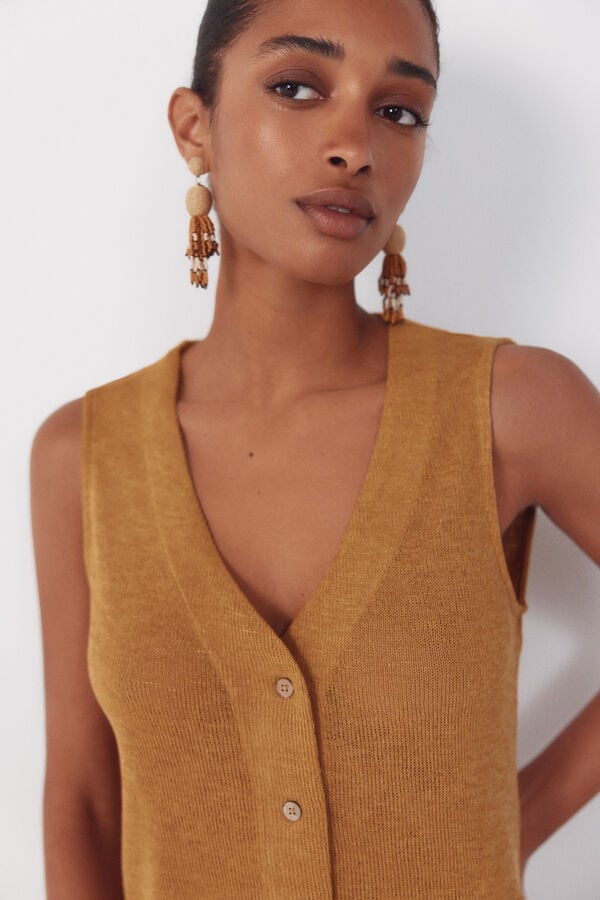 Cortefiel Rustic - look knitted vest Gold