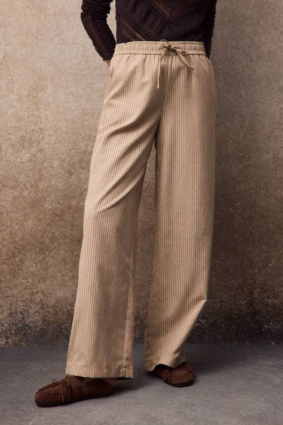 Pantalón ancho de rayas