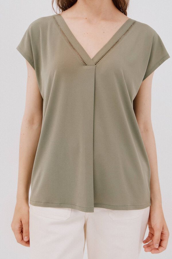 Cortefiel V -shirt with lace detail Kaki