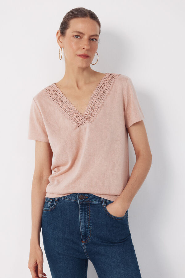Cortefiel V t-shirt with trim Pink