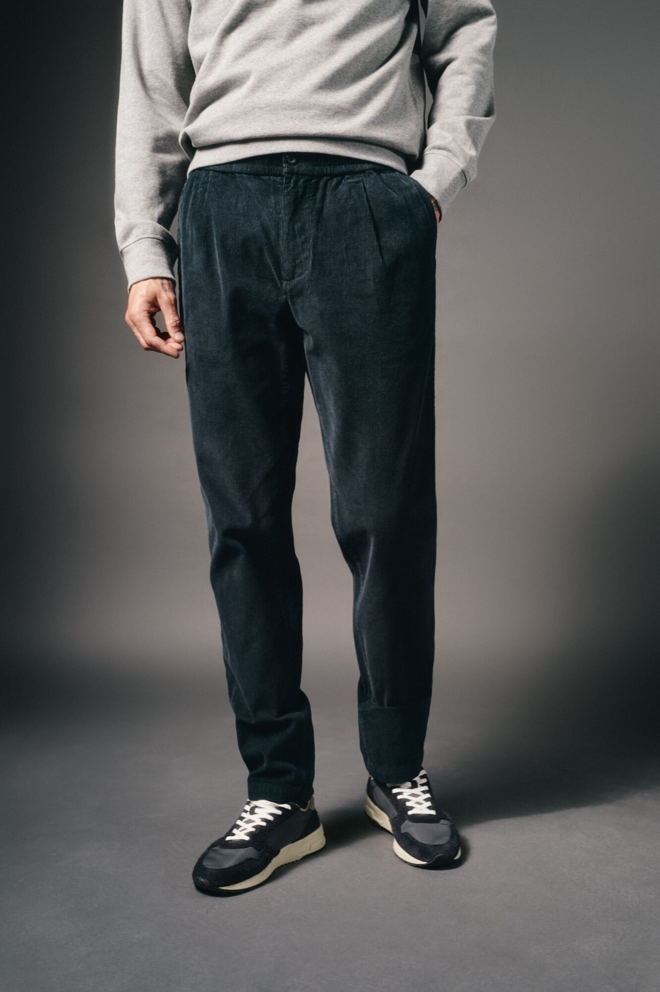 OOTO Pantal&oacute;n pana con gomas