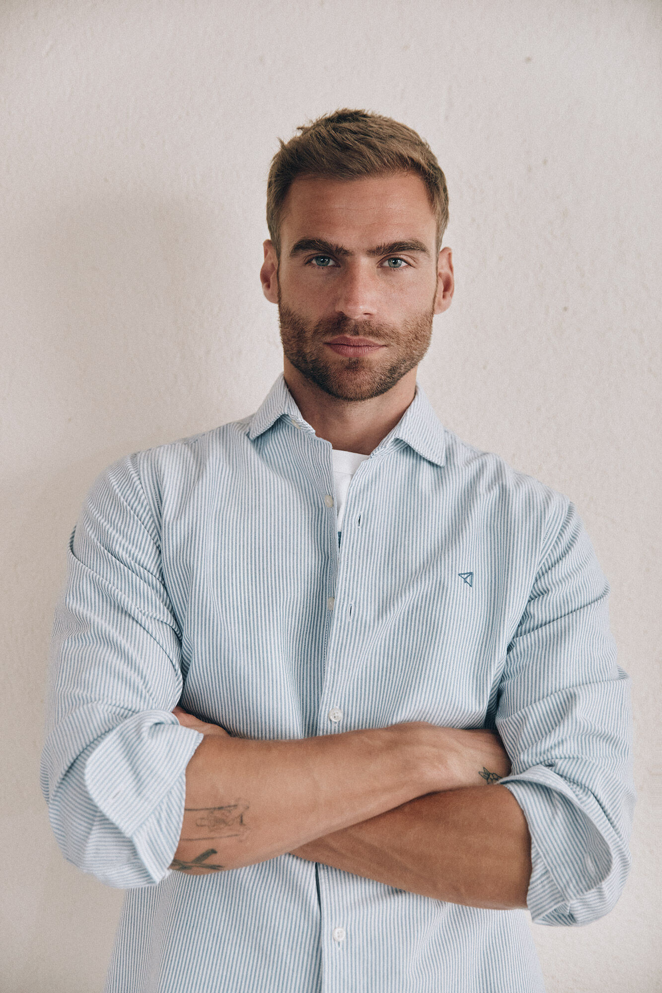 Camisa cuello italiano slim Camisas de hombre Cortefiel