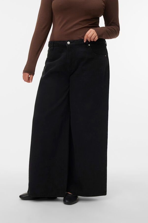 Vero Moda Curve Jeans largos tamanhos grandes Preto