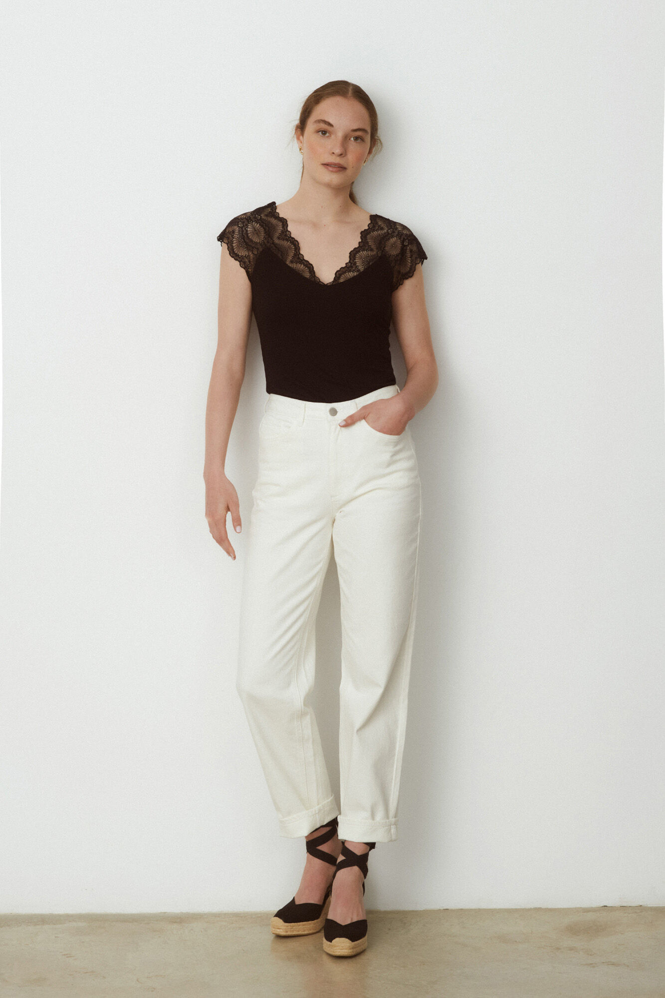 Vila Camiseta canal&eacute; con encaje