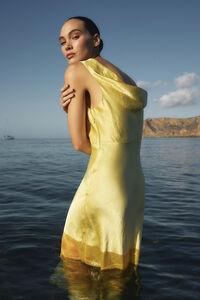 Selected Femme Vestido comprido acetinado