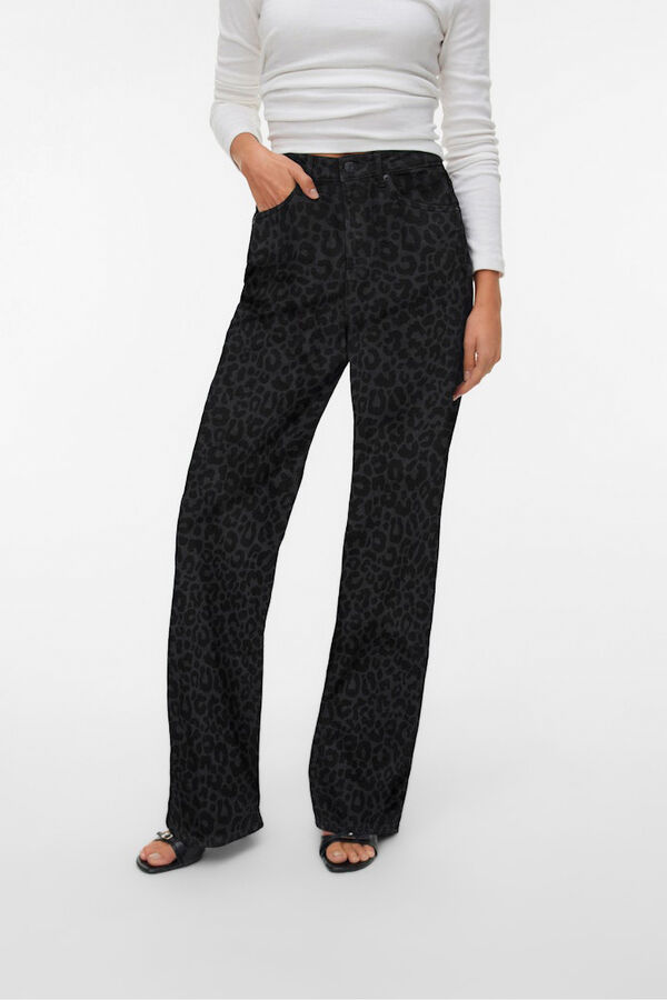 Vero Moda perna jeans larga com estampa animal  Preto