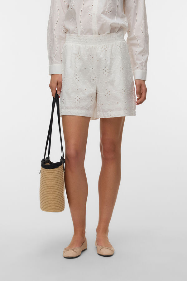 Vero Moda Cal&ccedil;&otilde;es com detalhes vazados Branco