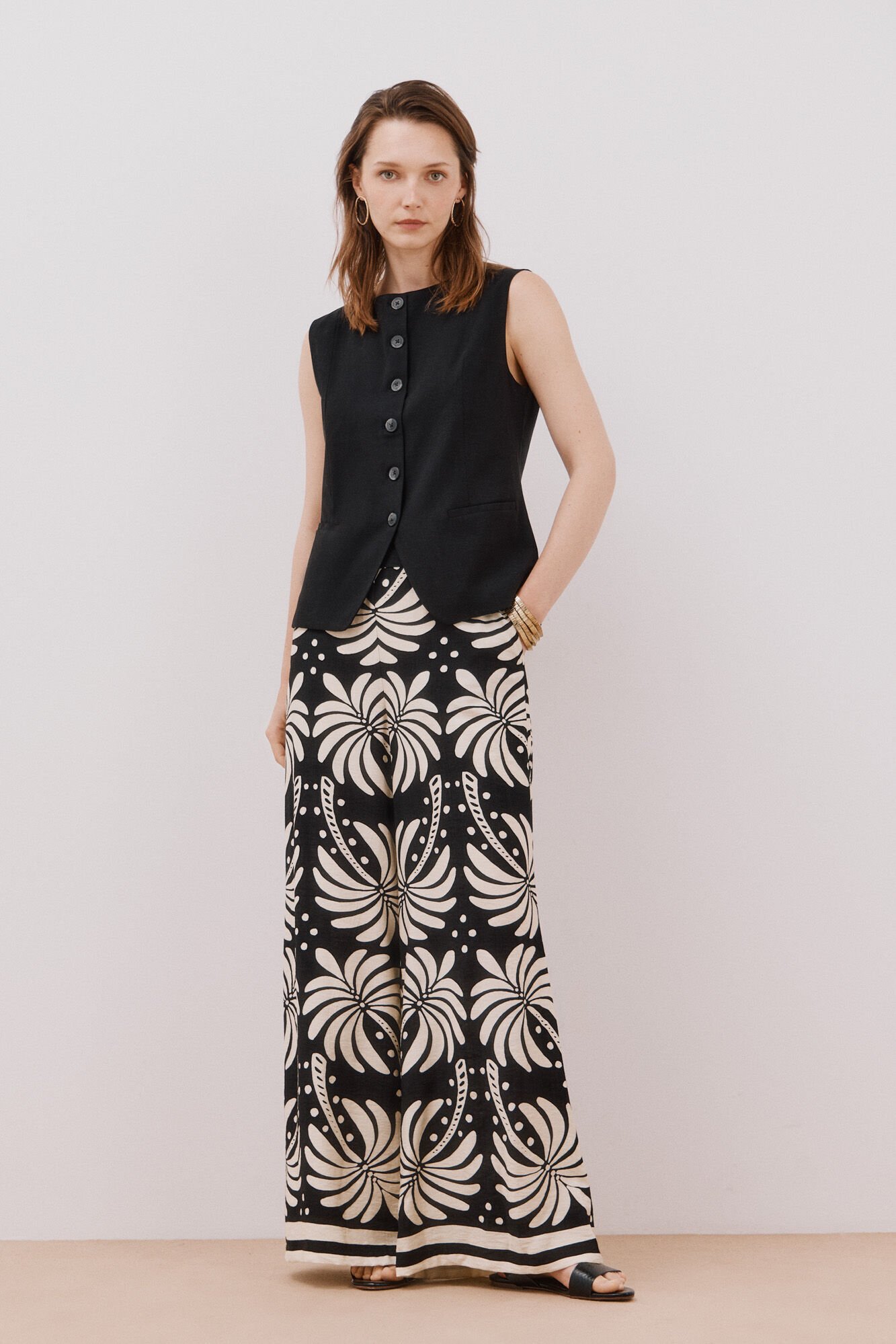 Cortefiel Round neck vest