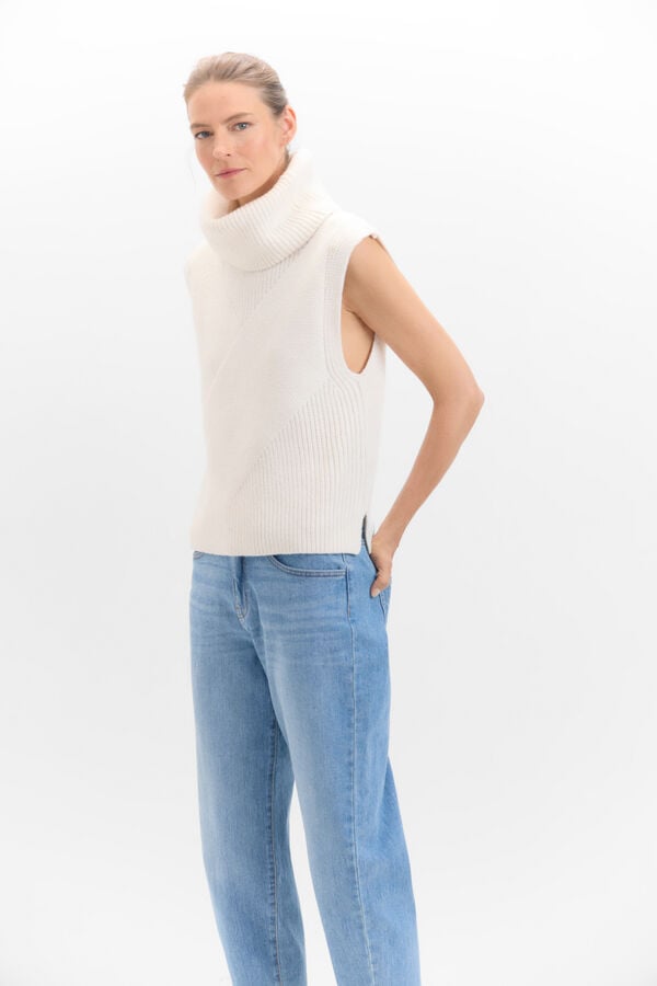 Cortefiel Dropped neck vest Ivory