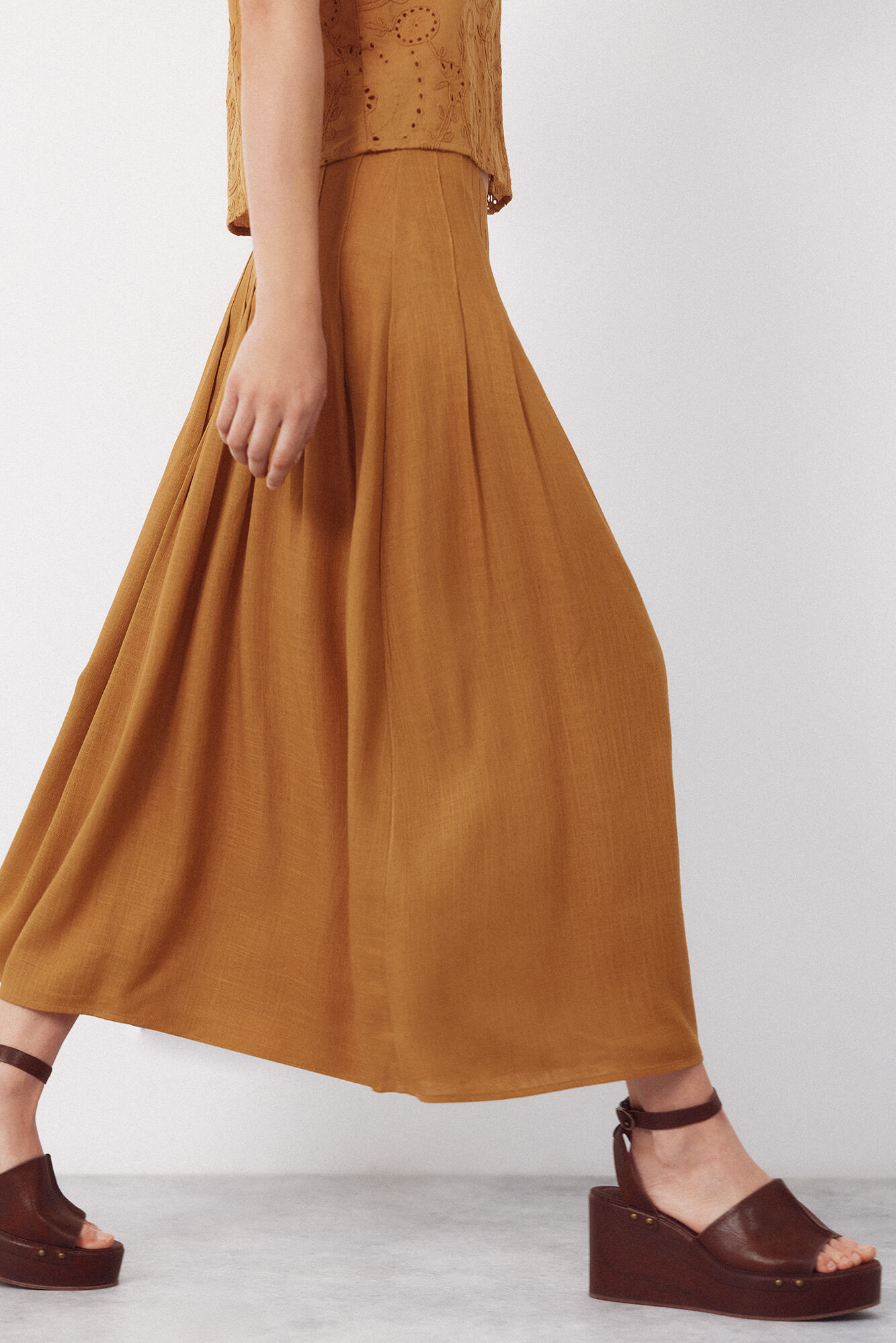 Cortefiel Midi pleated skirt
