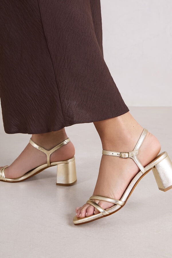 Bryan Stepwise Sand&aacute;lia de salto Dourado