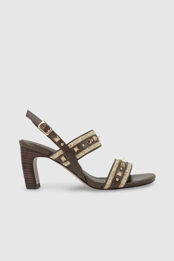 Lodi Sand&aacute;lias em pele e tachas Castanho