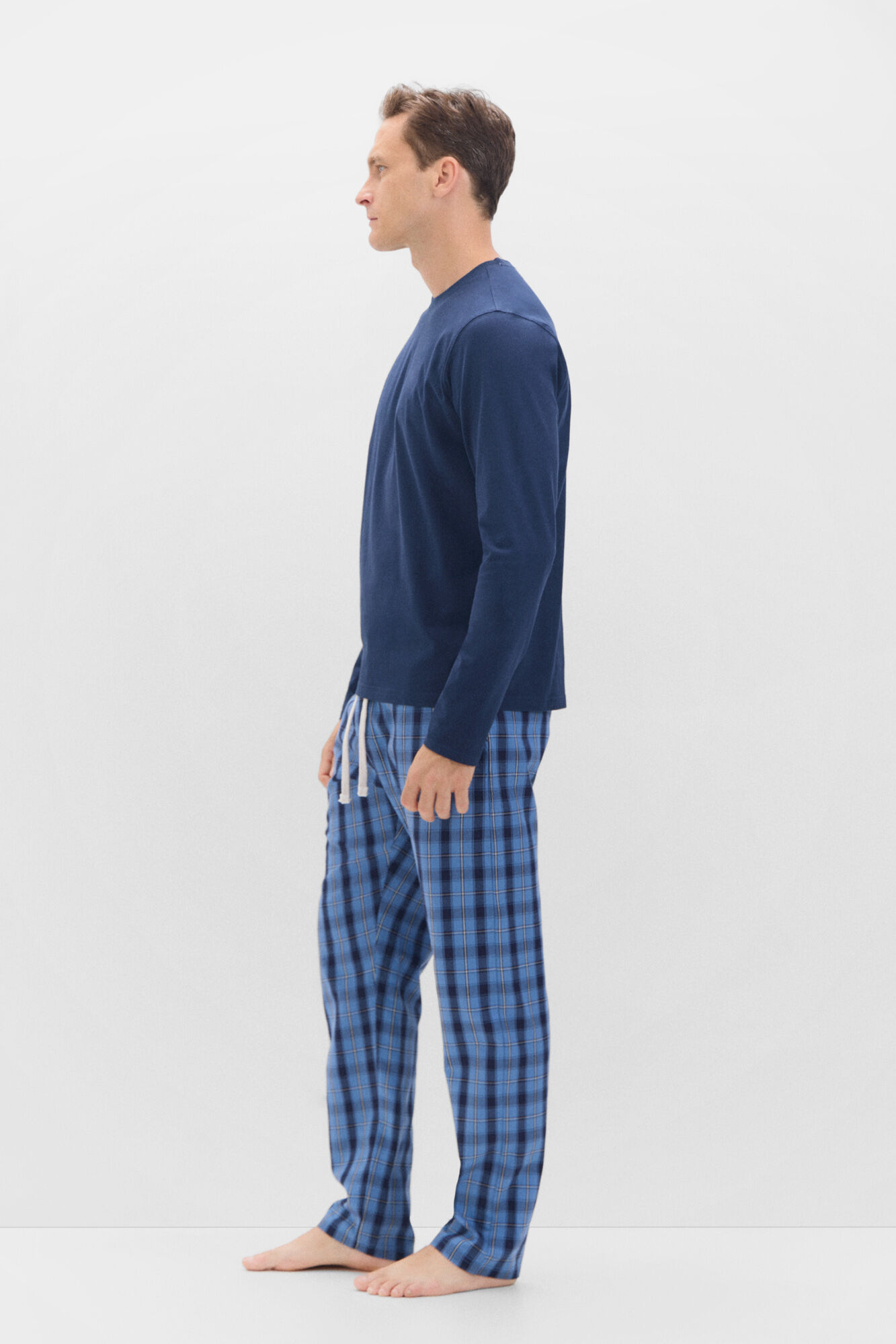 Jersey knit and cloth pyjama set Men s pyjamas Cortefiel