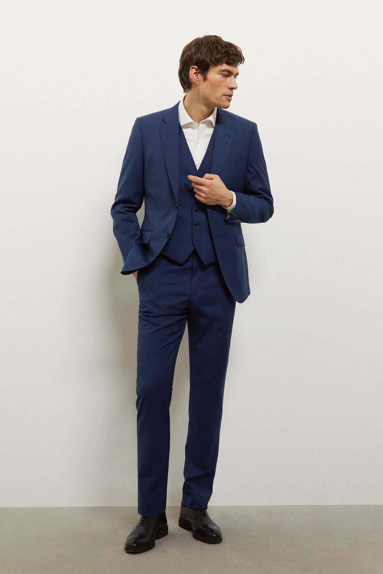Trajes de hombre | Rebajas | Cortefiel