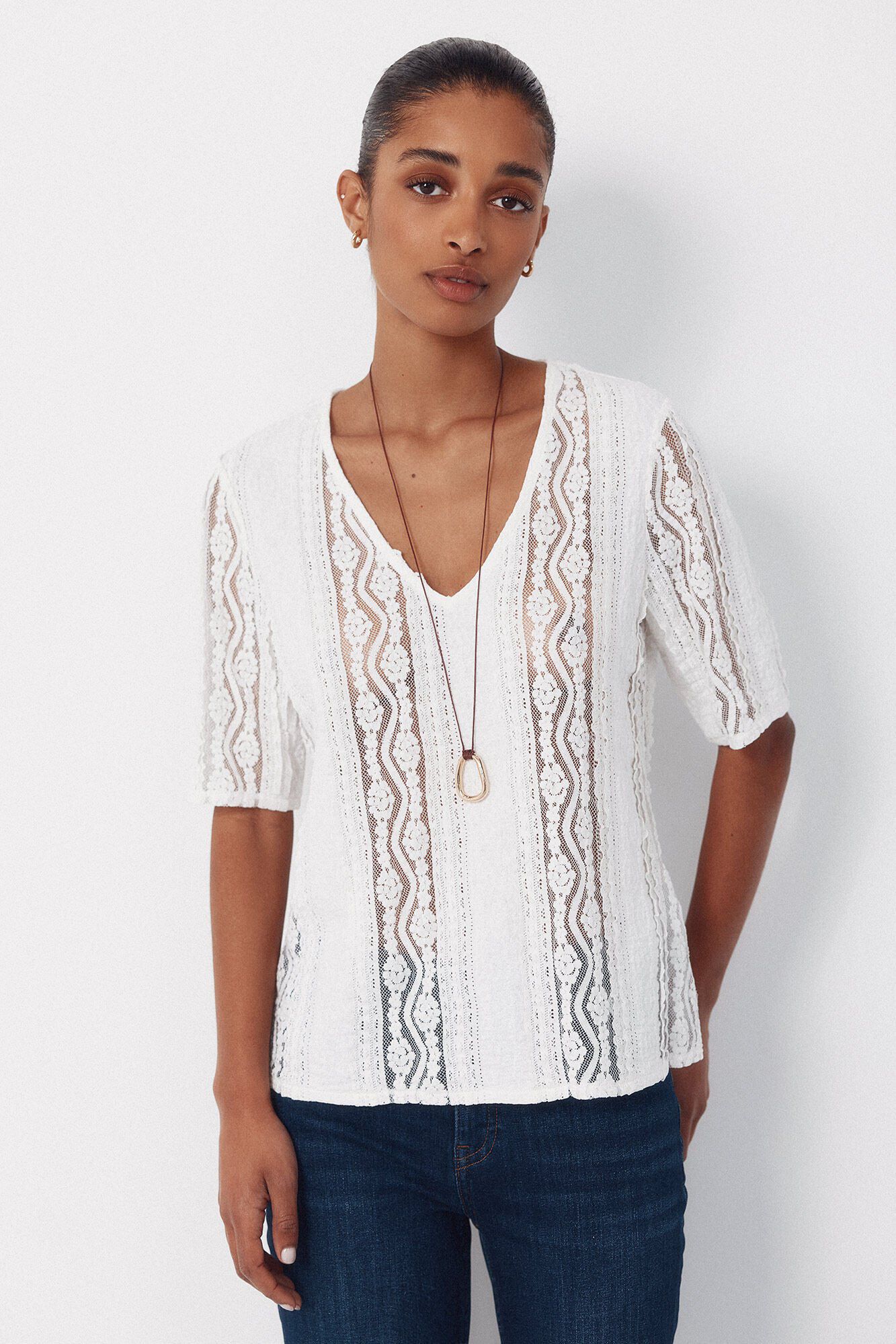 Cortefiel Top fits neckline v