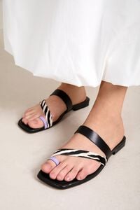 Bryan Stepwise Sand&aacute;lia rasa em pele