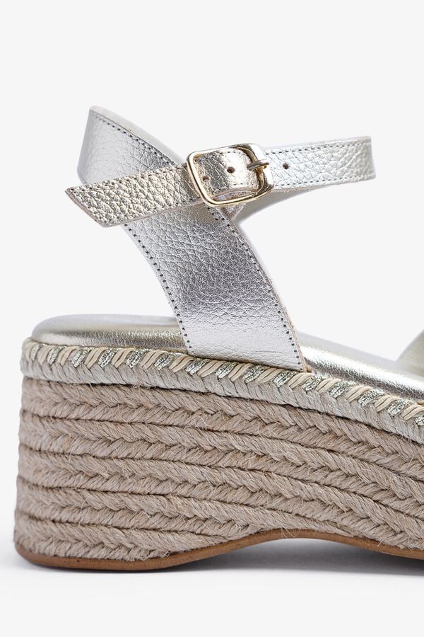 Popa Sand&aacute;lia cunha baixa senhora Karan Laminado Dourado