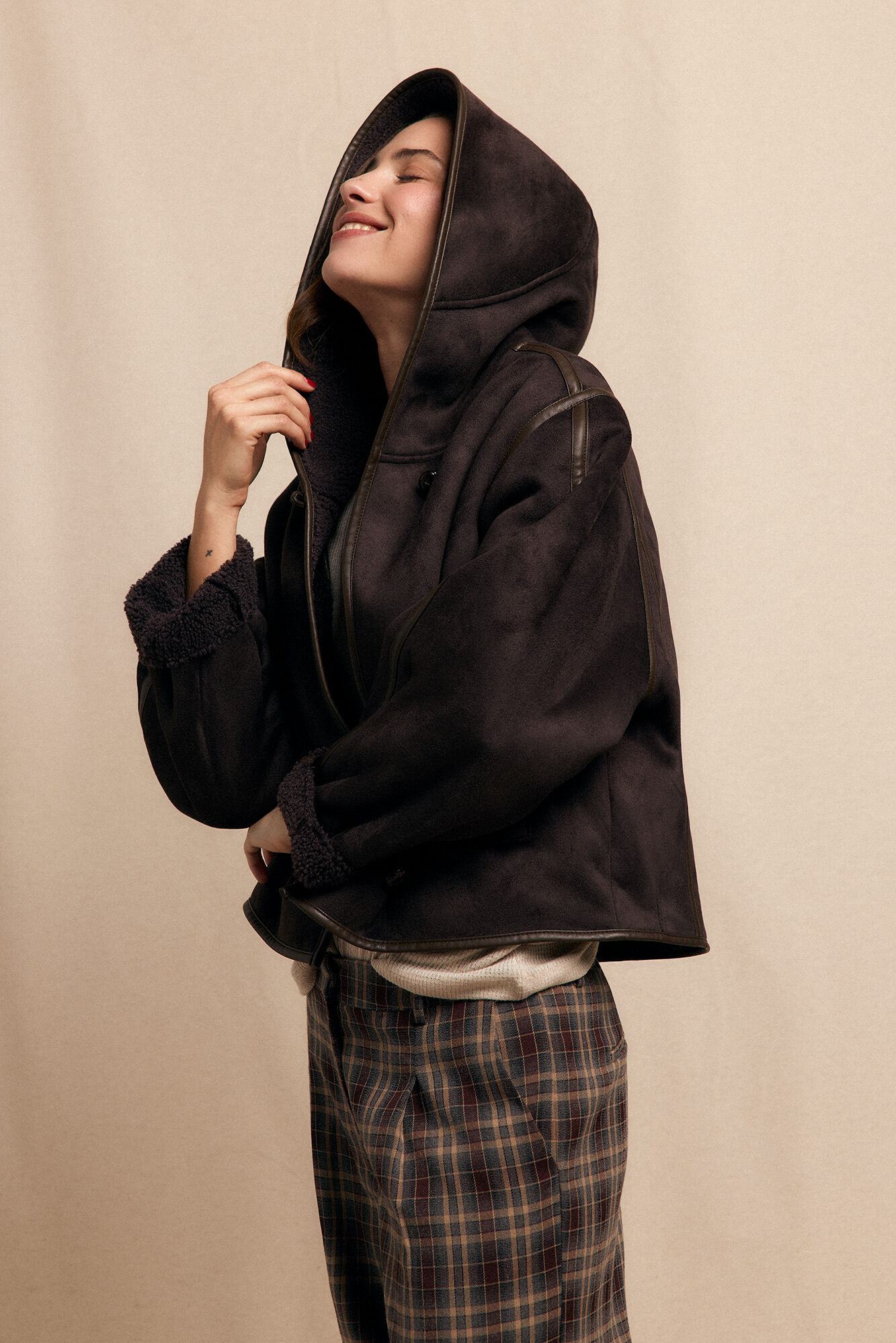 Slowlove Sobretudo curto com efeito dupla face e capuz