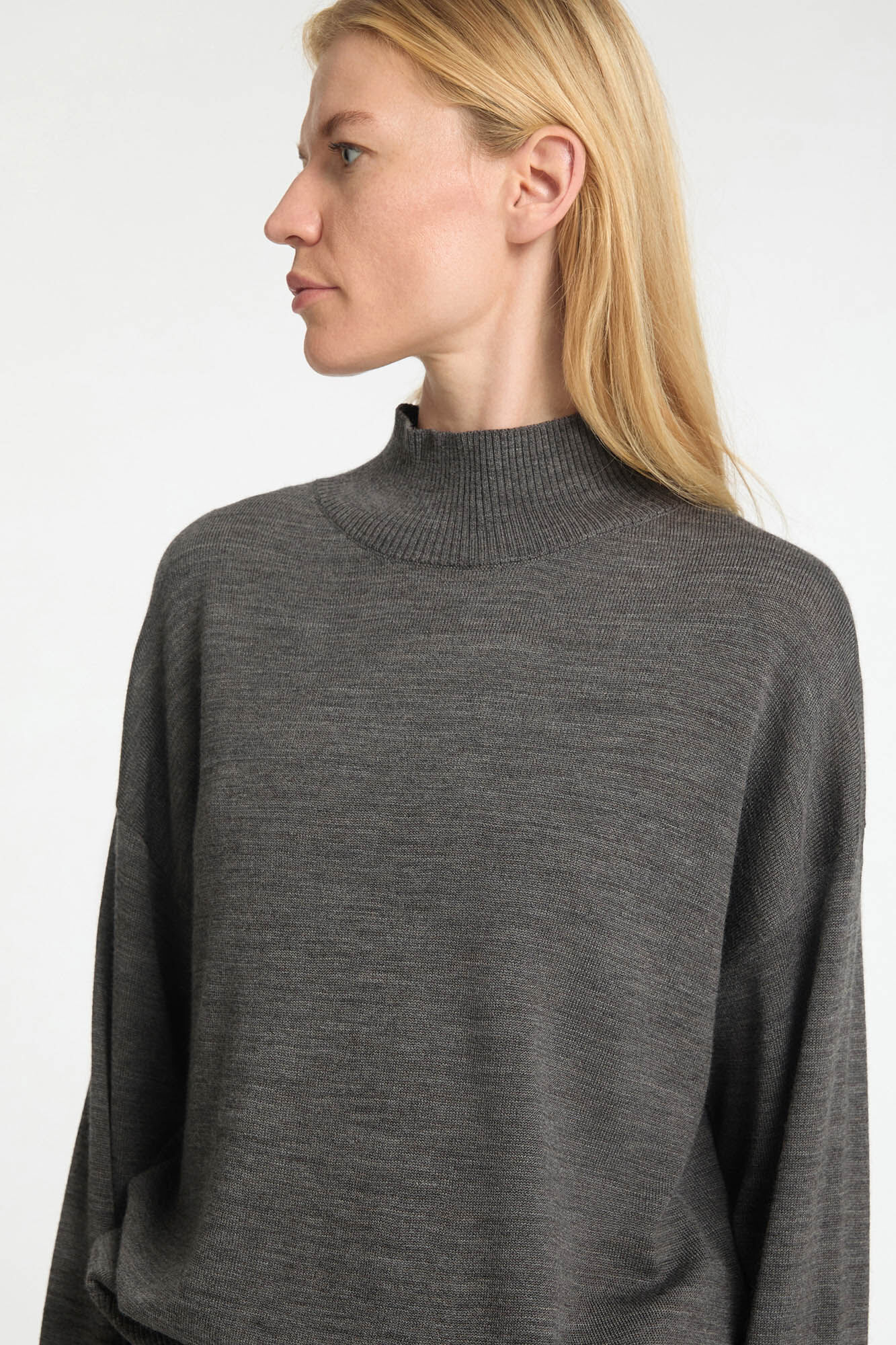 最新のデザイン High Women's | . wool Merino 100% from made sweater neck メンズウェア