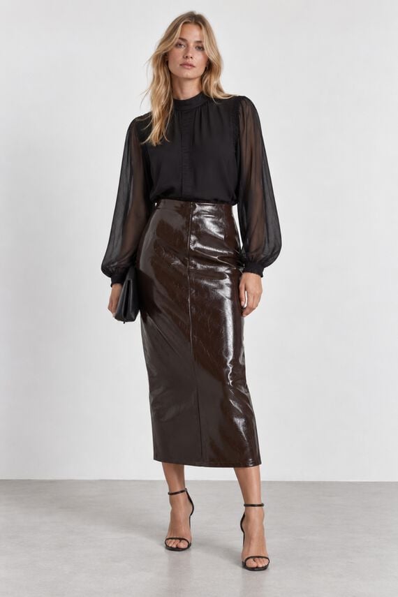 Falda midi efecto piel