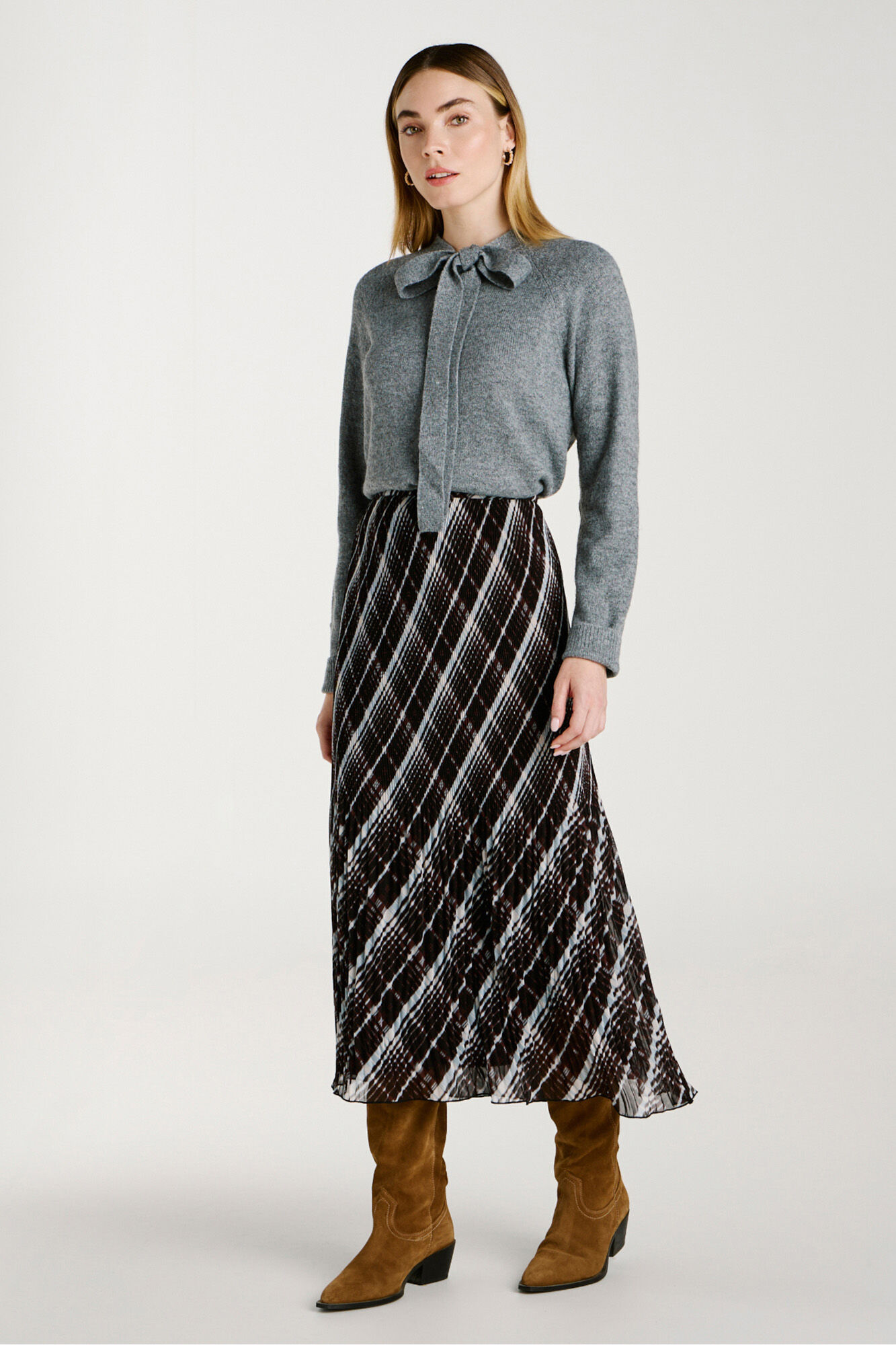 Vila Saia midi plissada de chiffon