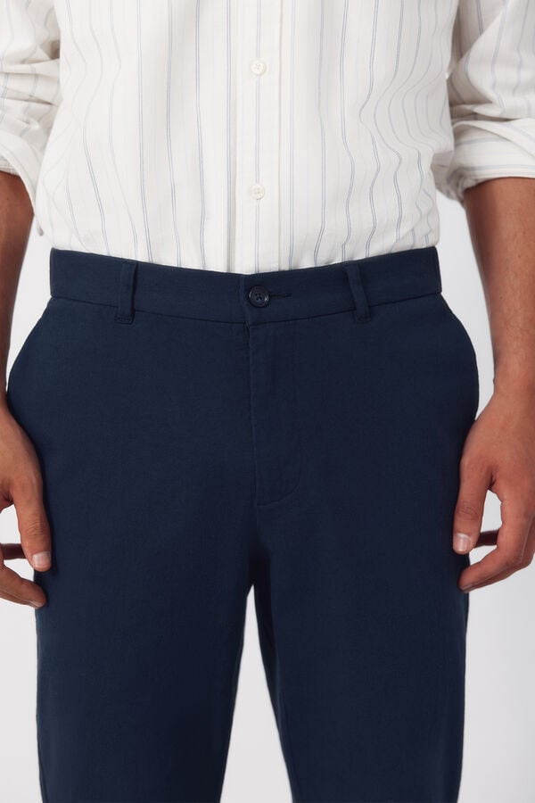 Cortefiel Regular cotton- linen chinos trousers Blue