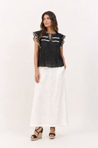 Vila Blusa com bordados em algod&atilde;o org&acirc;nico