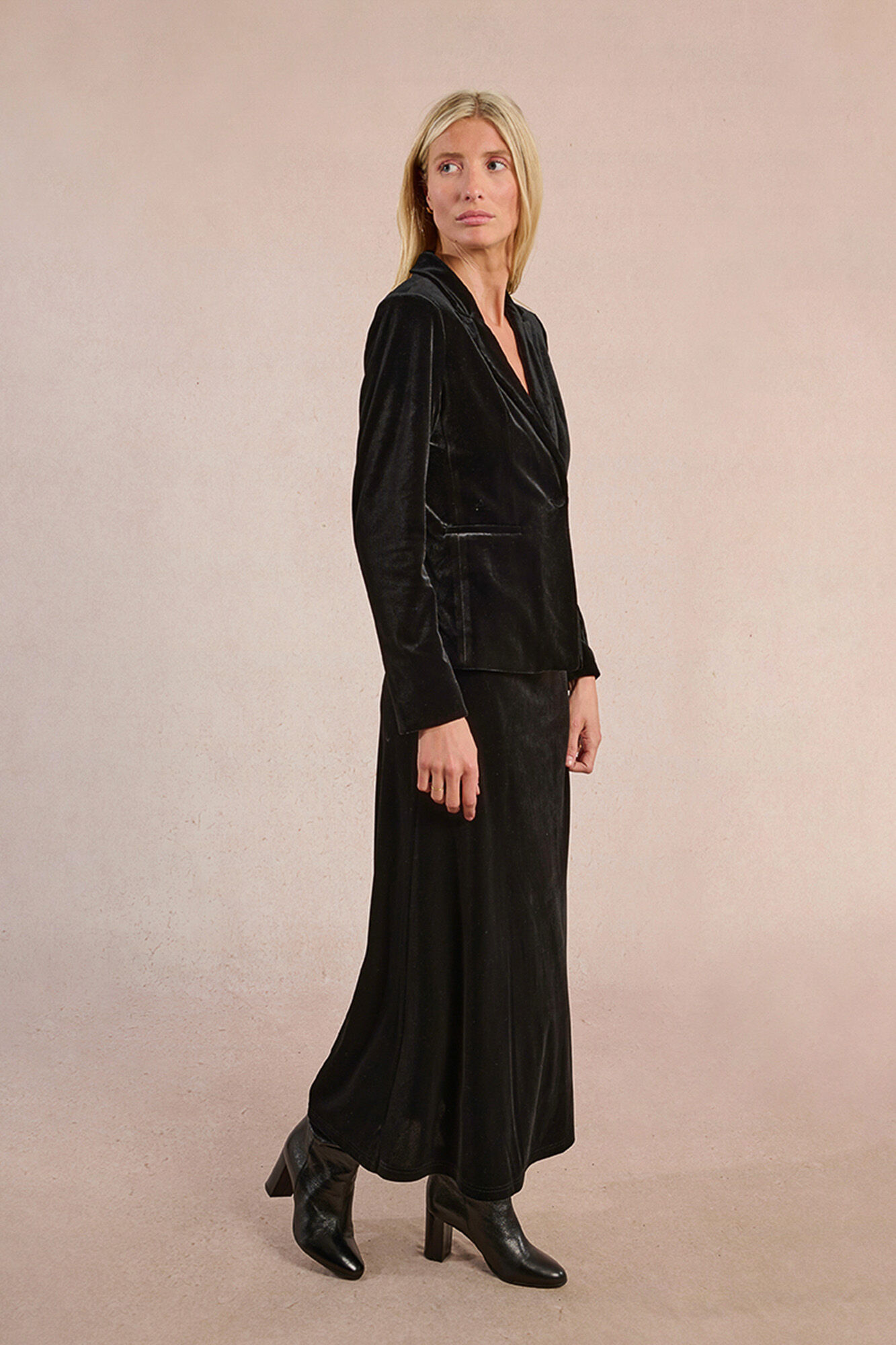 Molly Bracken Blazer de veludo com gola e lapela