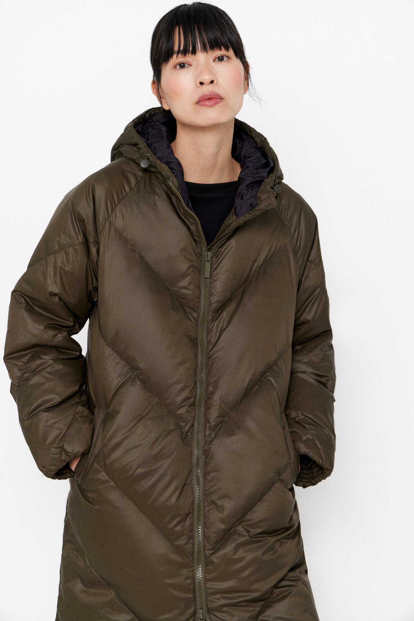 Abrigo plum fero largo Abrigos y parkas de mujer Cortefiel