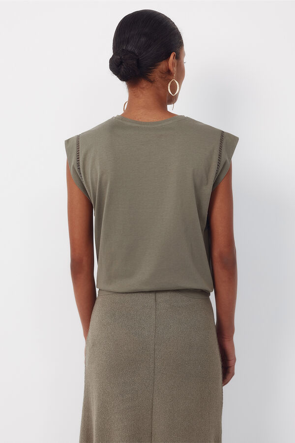 Cortefiel Camiseta com detalhe em renda na cava. Verde