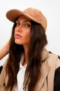 Lola Casademunt Visera pana