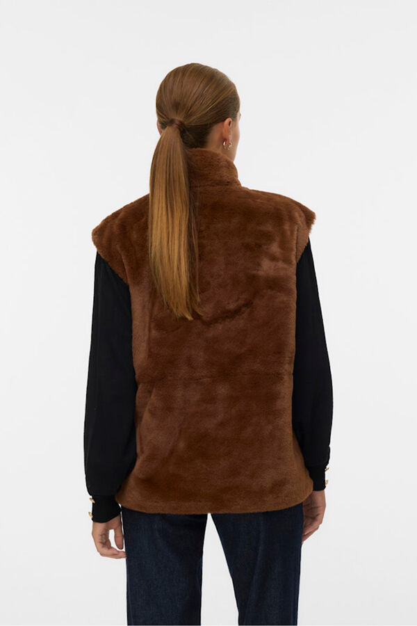 Vero Moda Colete de pele de gola alta Castanho
