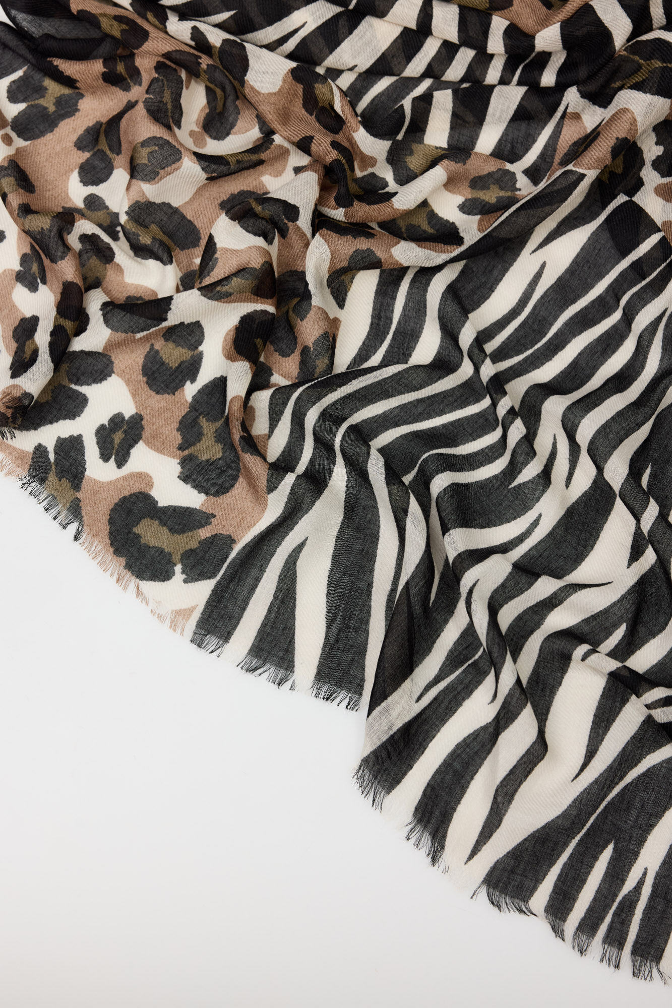 Cortefiel Animal print combination scarf