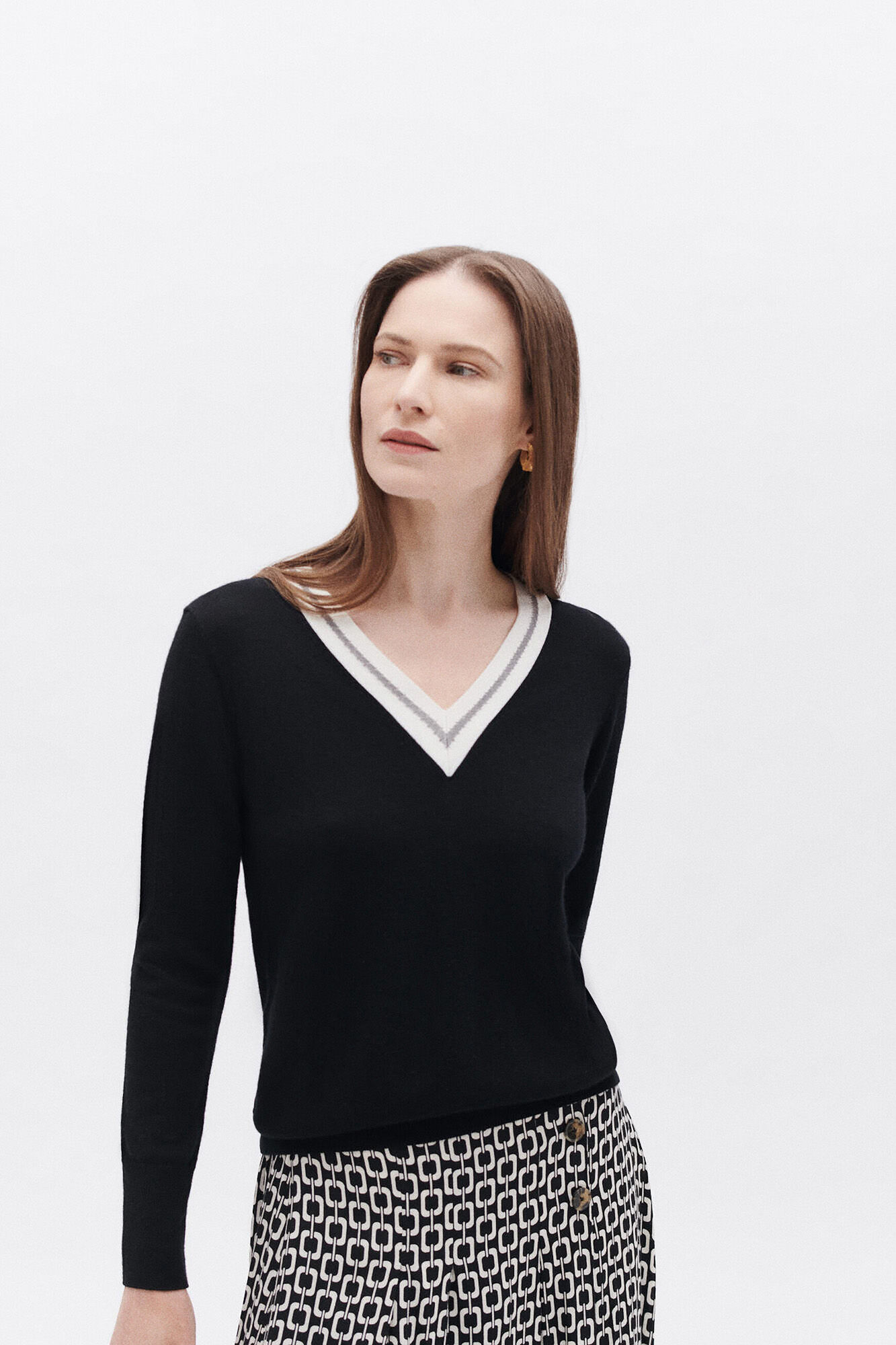 V neck jumper Women s jumpers and cardigans Cortefiel