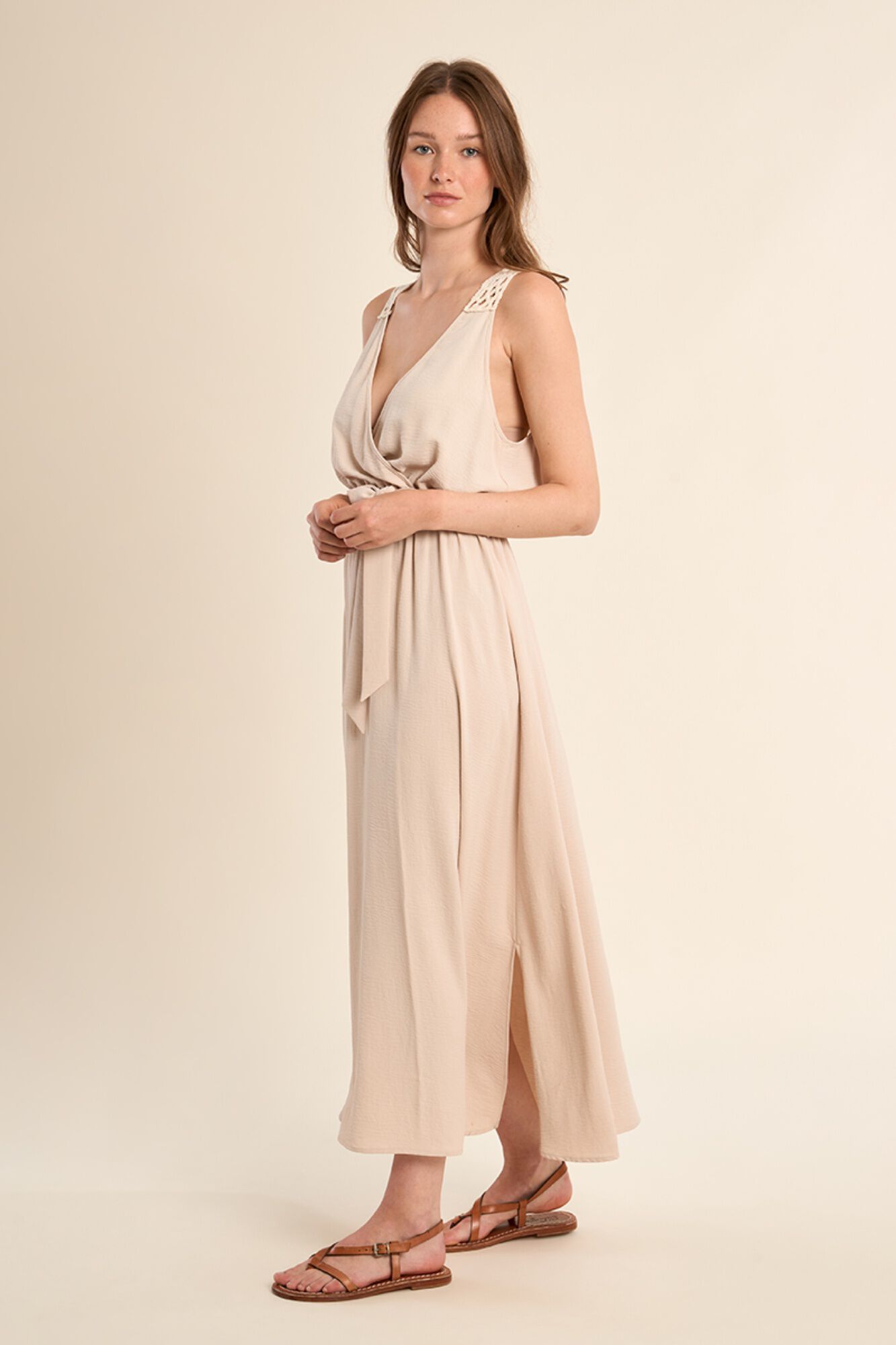 Molly Bracken Vestido comprido de manga cava com detalhes bordados