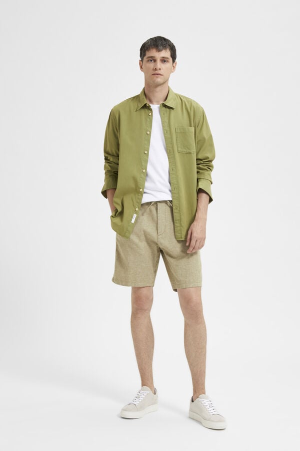 Cortefiel Pantalón chino corto confeccionado con lino y algodón orgánico. Verde