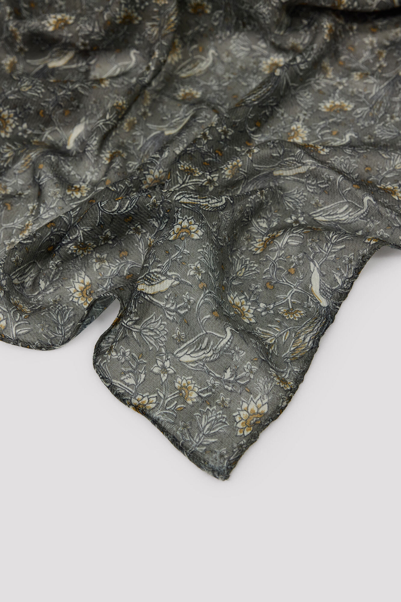 Cortefiel Floral scarf