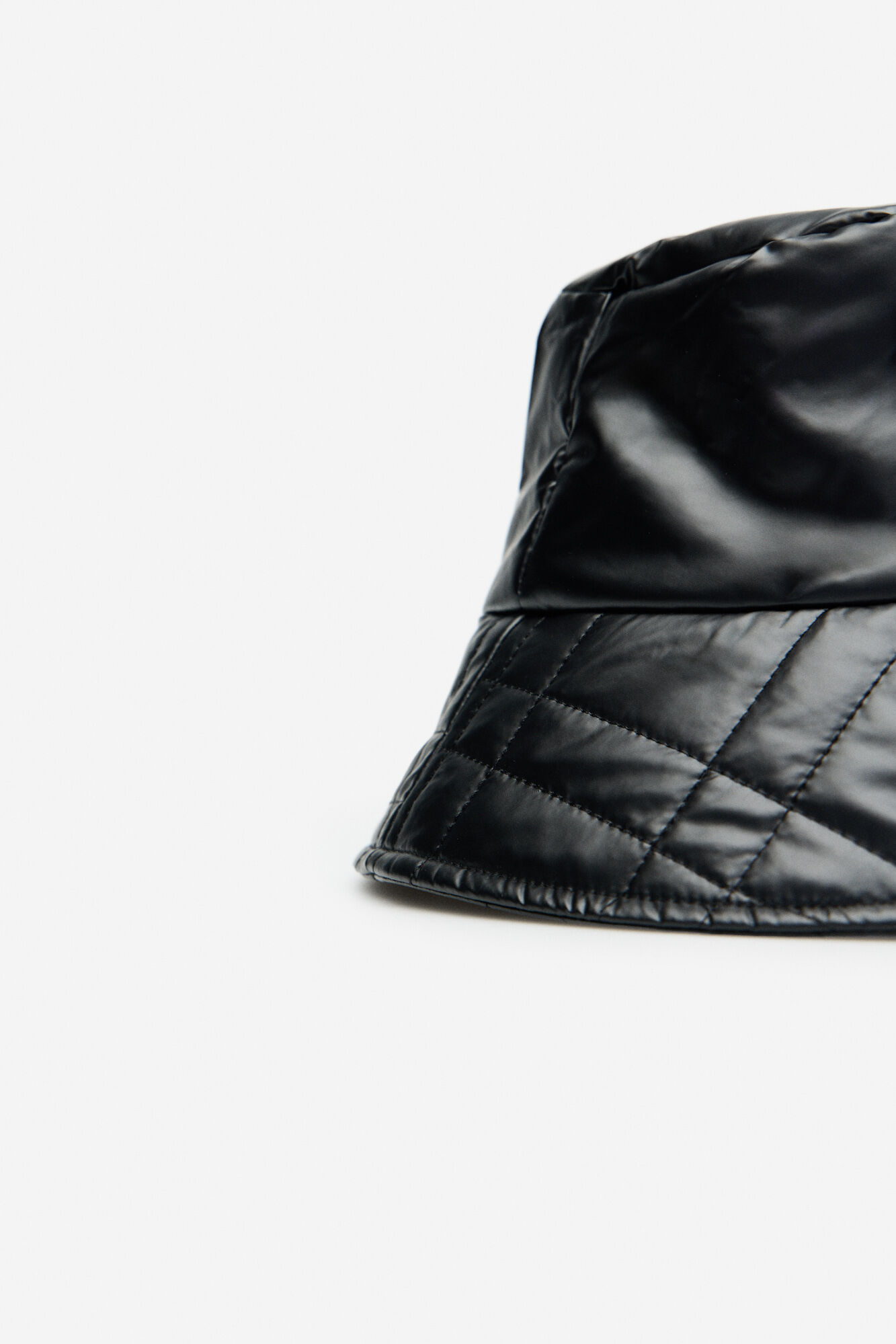 Cortefiel Padded bucket hat