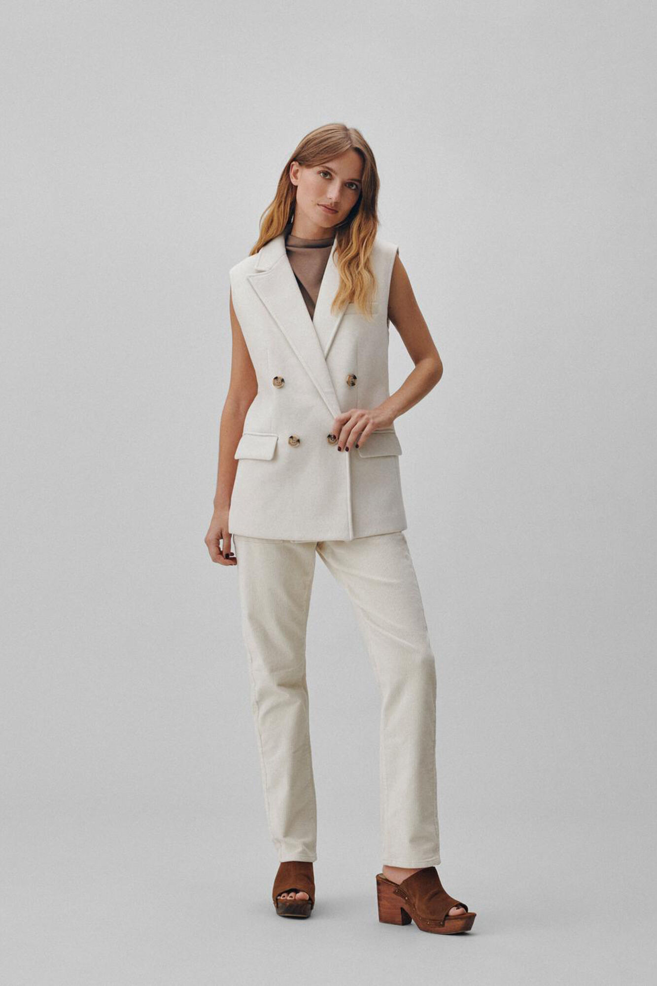 Pantalon de pana recto Pantalones de mujer Cortefiel