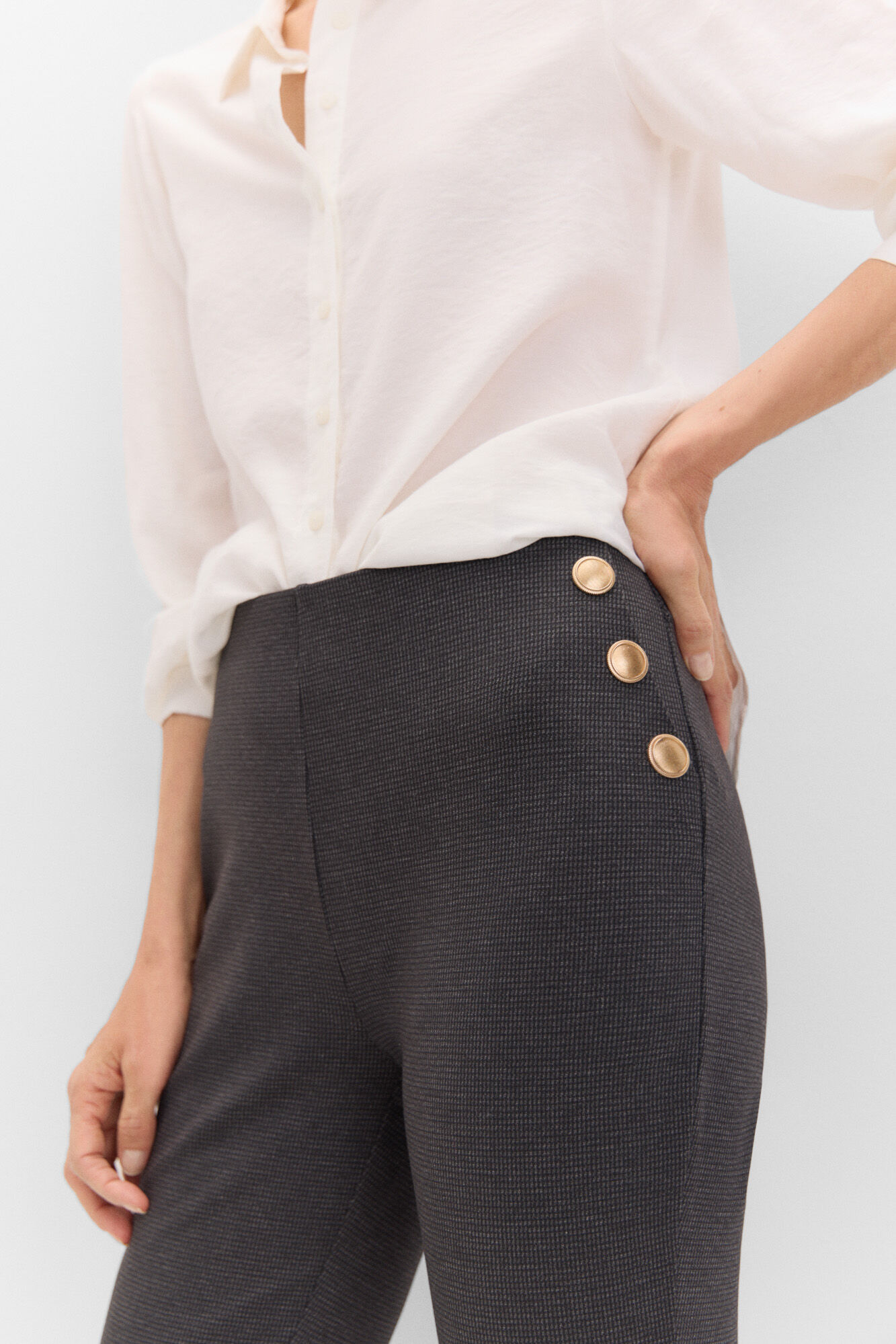 Legging con botonadura Women s trousers Cortefiel