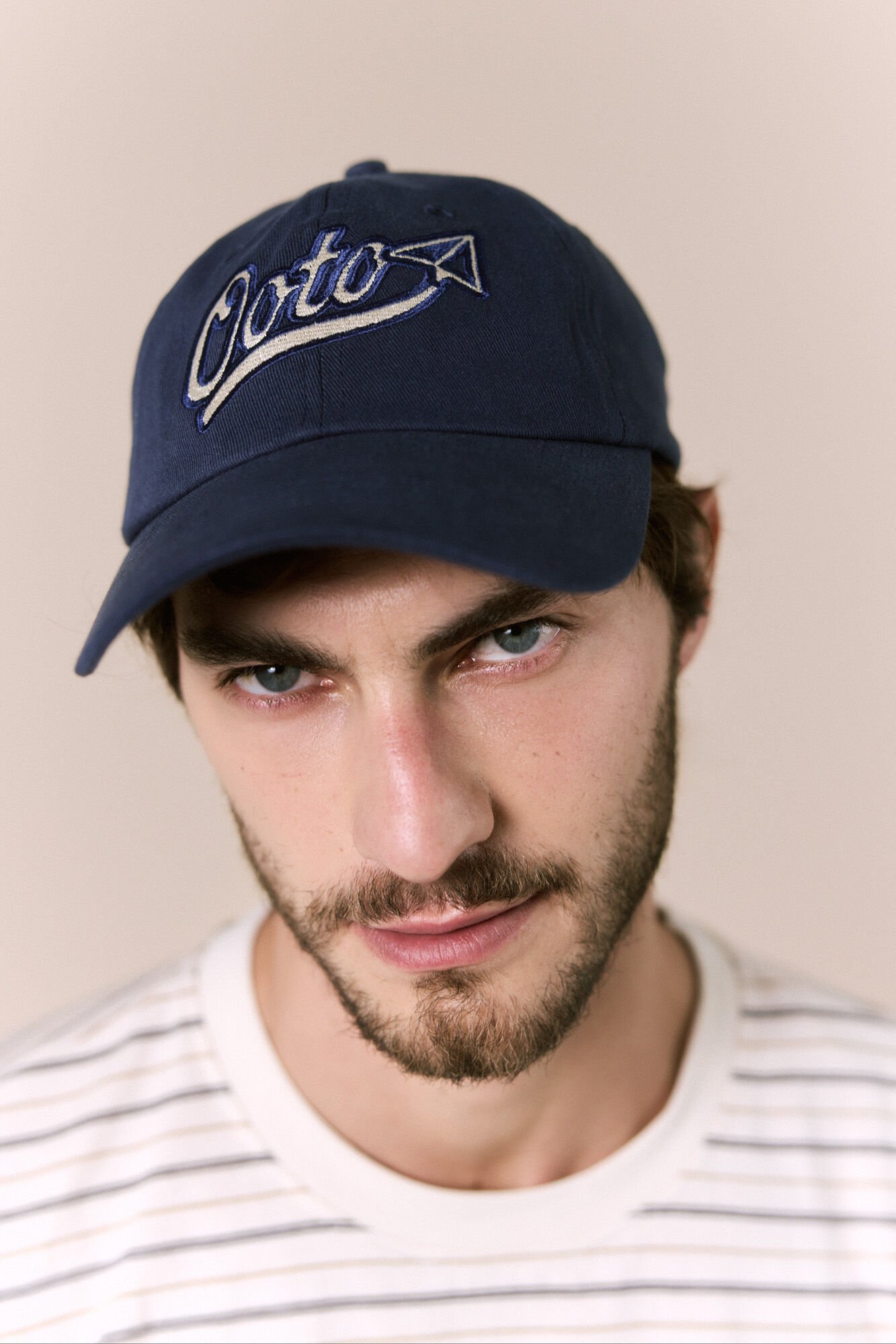 OOTO Bon&eacute; de viseira t&ecirc;xtil