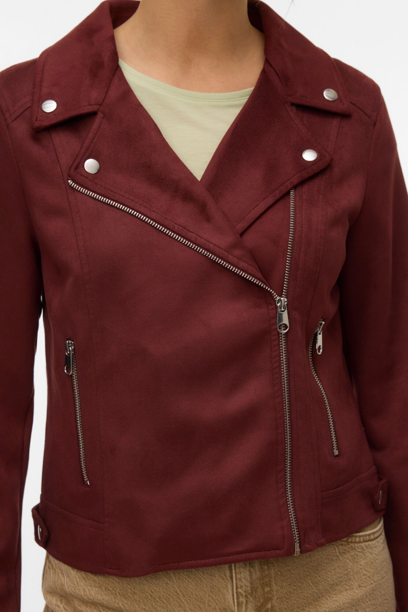 Vero Moda Blus&atilde;o em camur&ccedil;a com tachas