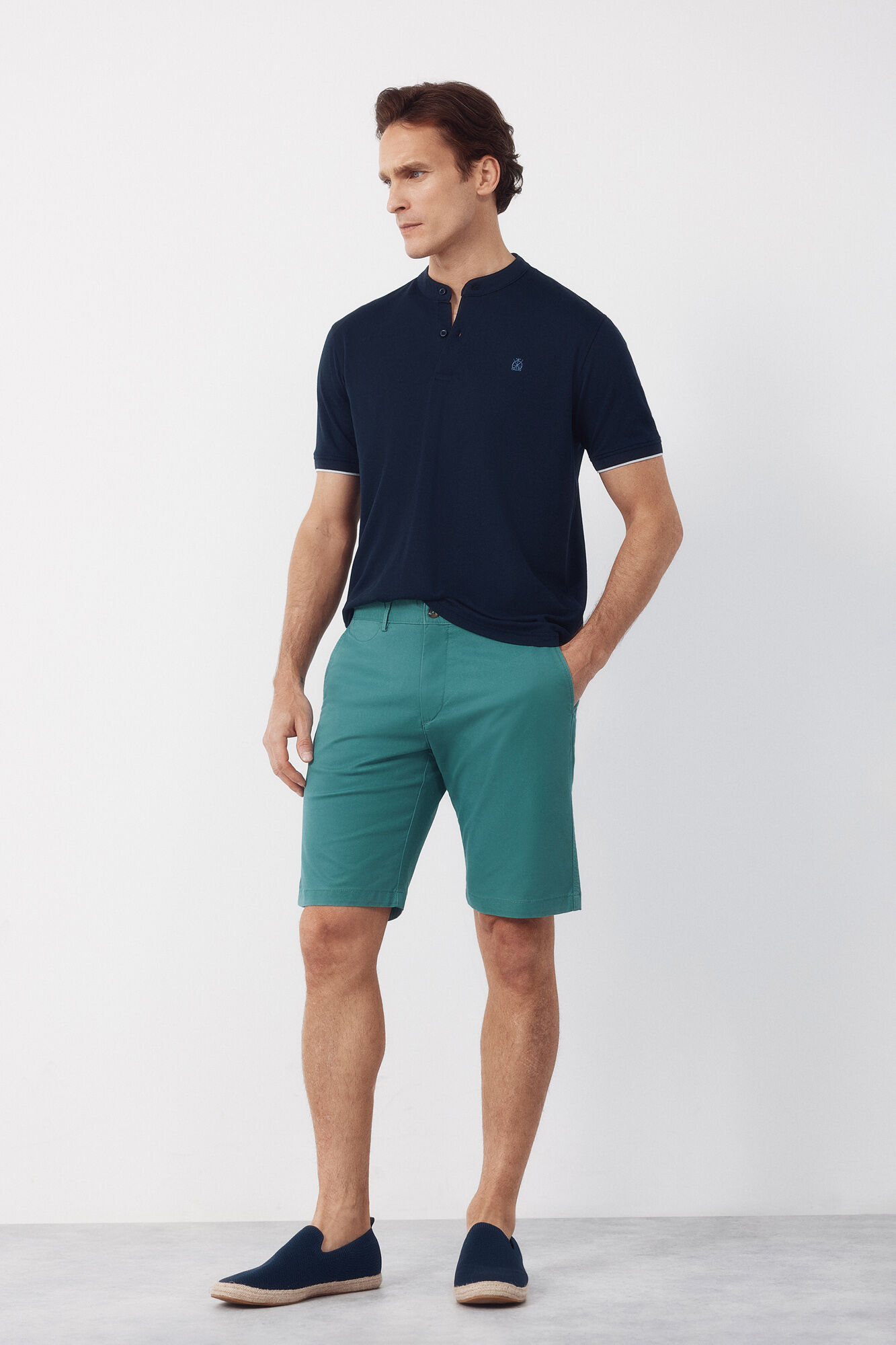 Cortefiel Bermuda chino