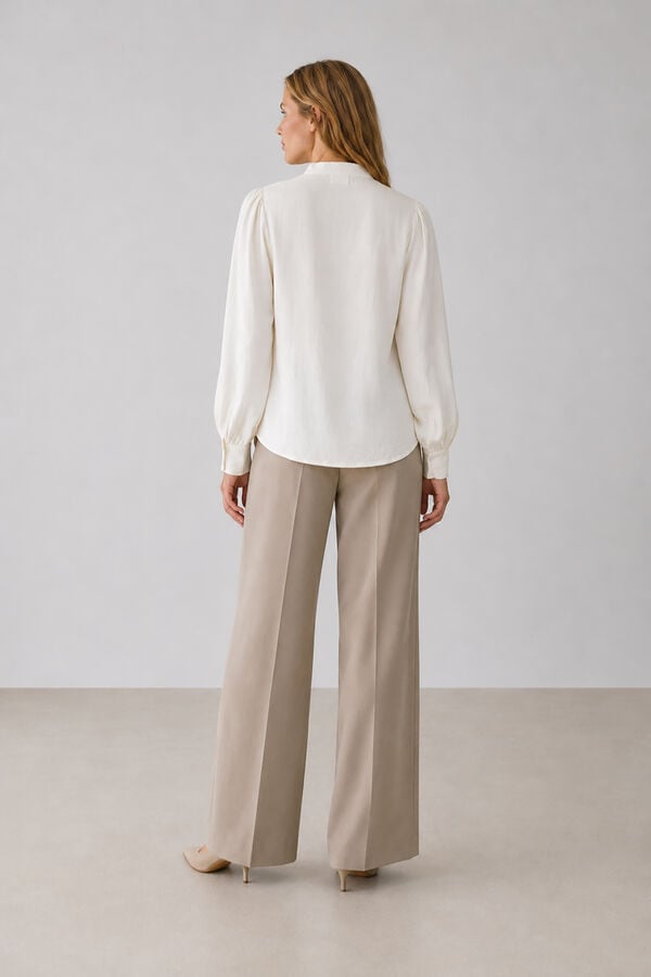 Vila Blusa com detalhes plissados e renda Branco