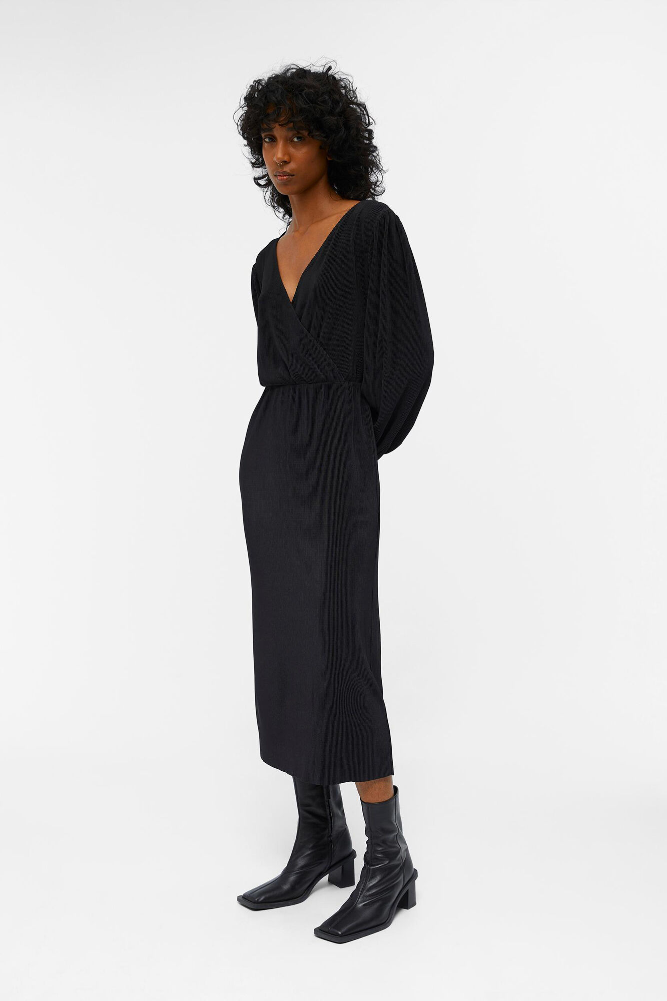 Vestido midi envolvente