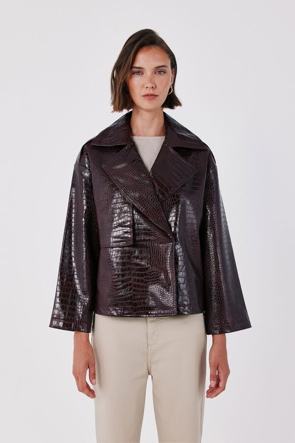 Cortefiel Shiny fabric short trench Maroon