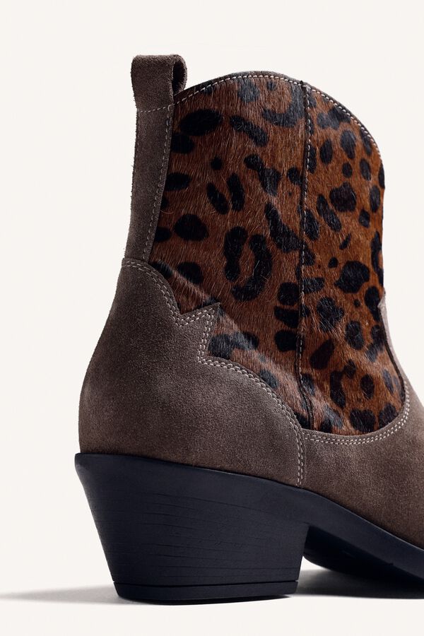 Gioseppo Botins estampado animal em pele Castanho