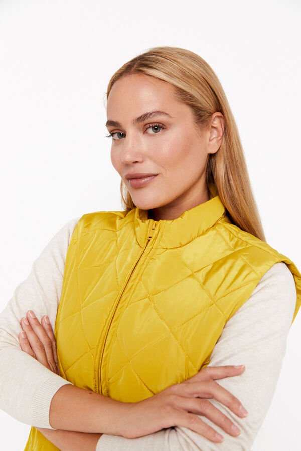 Cortefiel Ultra-fine quilted gilet Yellow